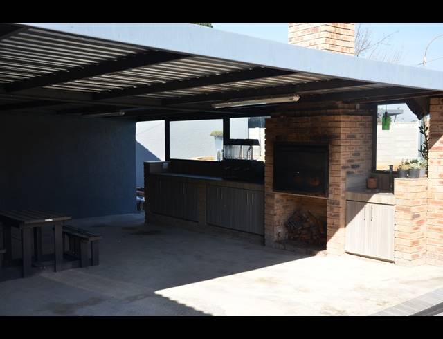 6 BEDROOM HOUSE FOR SALE IN DISCOVERY